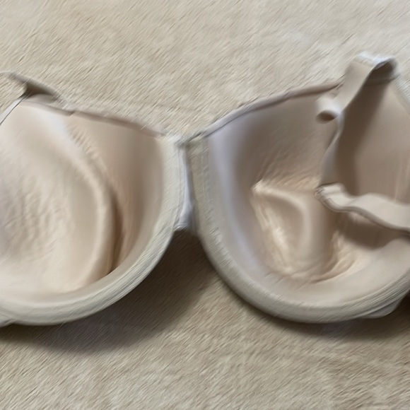 Lilyette/Bali Bras - Picture 8 of 8
